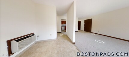 378 Sunderland Rd in Worcester, MA - Building Photo - Building Photo