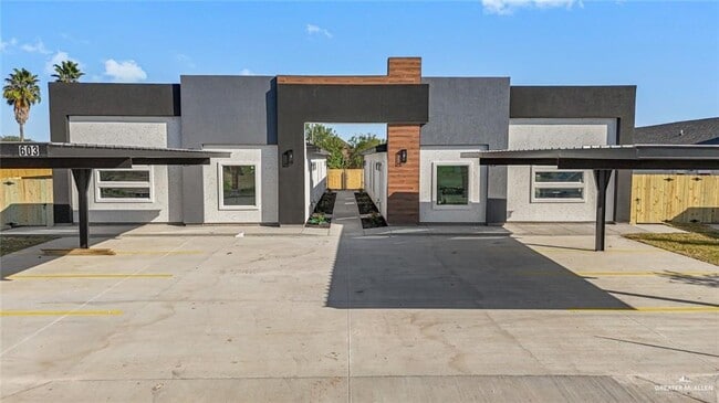 7 Buccaneer Dr in Hidalgo, TX - Building Photo - Building Photo