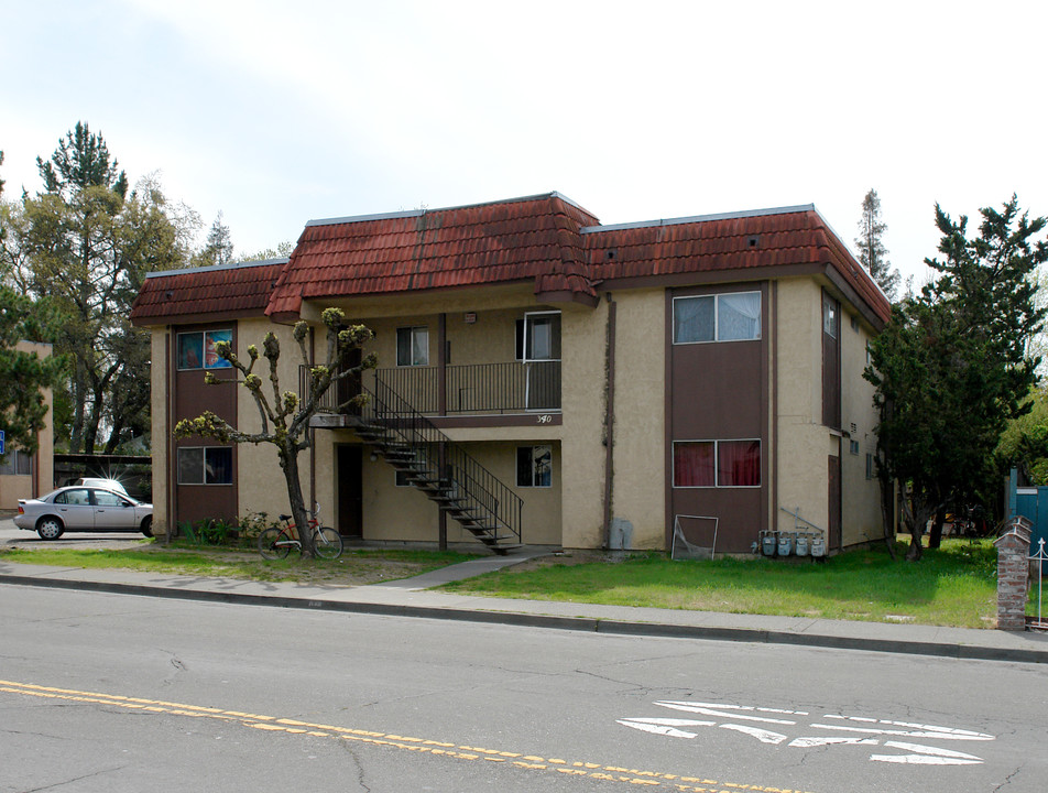 340 March Ave in Healdsburg, CA - Building Photo