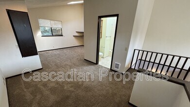 1555 Fircrest Ct SE in Salem, OR - Building Photo - Building Photo