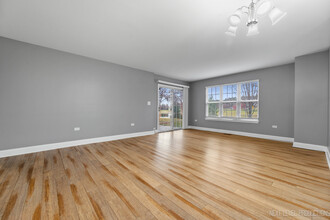 2451 Sheehan Dr in Naperville, IL - Building Photo - Building Photo