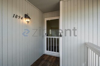 1894 Shirley Dr in Benicia, CA - Foto de edificio - Building Photo