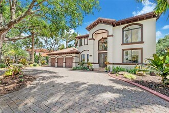 5621 SW 68th Ct in South Miami, FL - Building Photo - Building Photo