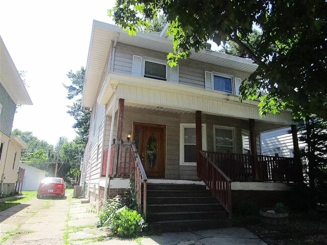 property at 1017 N Elmwood Ave