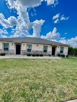 2001 Kirby Lee St in Waco, TX - Building Photo