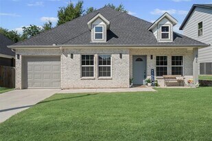 5506 Cold Water Trail in Granbury, TX - Building Photo