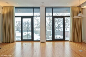 2734 N Lincoln Ave in Chicago, IL - Building Photo - Building Photo