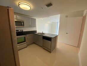 1871 NW South River Dr, Unit 1504 in Miami, FL - Building Photo - Building Photo