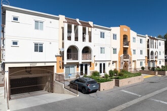 MASON (10227) APT in Chatsworth, CA - Building Photo - Building Photo