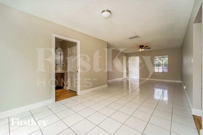 7872 SW 4th Pl in North Lauderdale, FL - Building Photo - Building Photo
