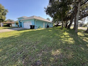 1522 Breese St NE in Palm Bay, FL - Building Photo - Building Photo