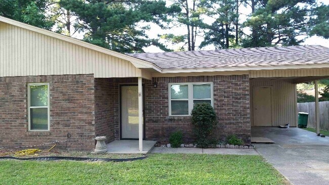 property at 8 Riata Ct