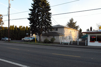 7021 N Fessenden St in Portland, OR - Foto de edificio - Building Photo