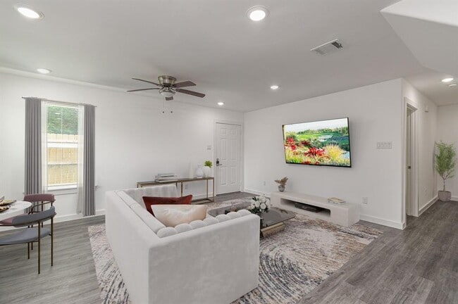 property at 7802 Crestview Dr
