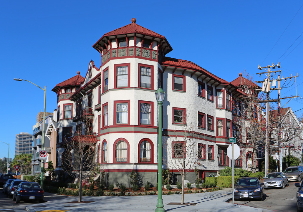 1800 Lakeshore Ave in Oakland, CA - Foto de edificio