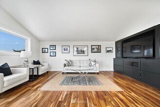 37924 Hood Canal Dr NE in Hansville, WA - Building Photo - Building Photo