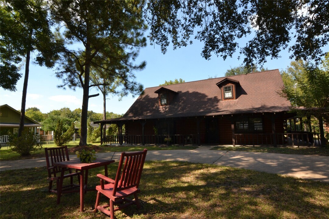 2611 Primrose Dr in Pasadena, TX - Building Photo