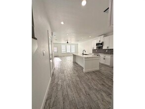7710 Darnay Dr in Houston, TX - Building Photo - Building Photo