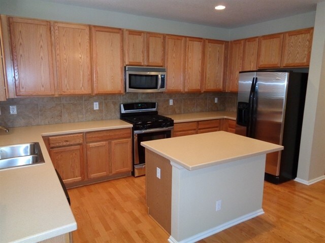 124 N Flat Rock St in Aurora, CO - Building Photo - Building Photo