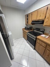 10041 Winding Lake Rd in Sunrise, FL - Building Photo - Building Photo