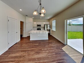 6065 Little Blf Cir in Mascotte, FL - Foto de edificio - Building Photo