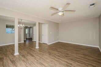 3915 Waldrop Ln in Decatur, GA - Foto de edificio - Building Photo