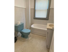 4117 E Lewis St in Wichita, KS - Foto de edificio - Building Photo