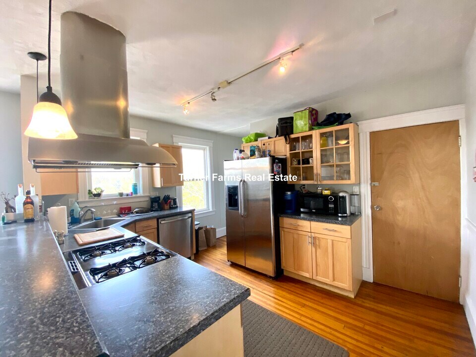 6 Belmont St, Unit 3 in Somerville, MA - Foto de edificio