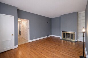 519 Independence Ave SE, Unit 1 in Washington, DC - Building Photo