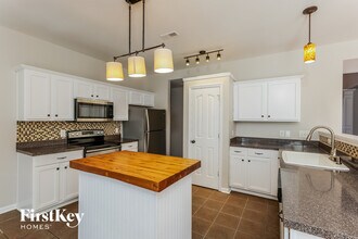 345 Royal Grey Ct in Winston-Salem, NC - Building Photo - Building Photo