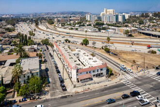 2315 Barlow St in Los Angeles, CA - Building Photo - Building Photo