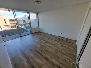 3175 Waialae Ave, Unit 203 in Honolulu, HI - Building Photo - Building Photo