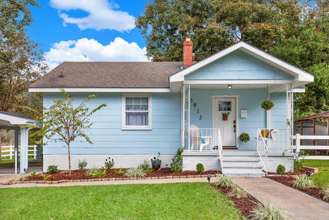 1912 Hawthorne St in Savannah, GA - Foto de edificio - Building Photo