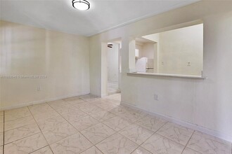 450 NW 40th Ct in Miami, FL - Building Photo - Building Photo