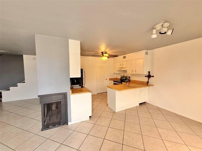 5915 Fairmeadow Dr in Beaumont, TX - Building Photo - Building Photo