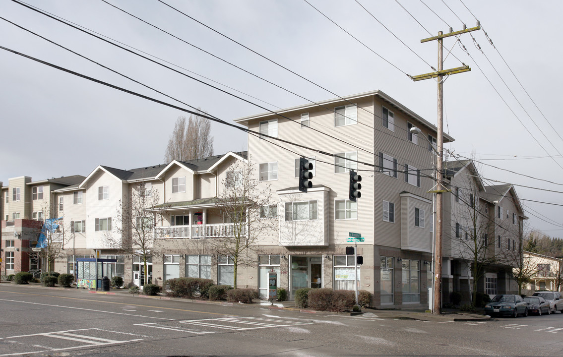 Brandon Court in Seattle, WA - Building Photo