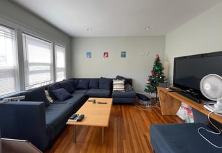 23 Berwick Rd in Medford, MA - Foto de edificio - Building Photo