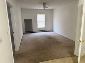 11 Taftville-Occum Rd in Norwich, CT - Building Photo - Building Photo