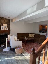 6941 Dublin Village Dr in Dublin, OH - Building Photo - Building Photo