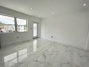265 NW 130th St in North Miami, FL - Building Photo - Building Photo