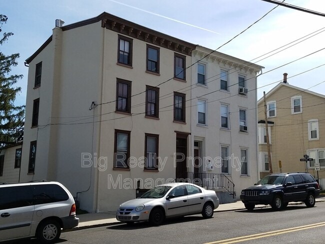 property at 128 New St