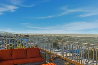 3945 Judah St in San Francisco, CA - Foto de edificio - Building Photo