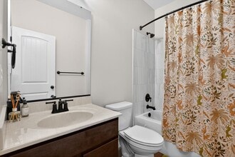 7986 Benjamin Stoddert Ct, Unit Room 1 – Large Furnished in La Plata, MD - Foto de edificio - Building Photo