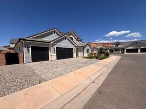 308 S Water Crse Dr in Washington, UT - Building Photo - Building Photo