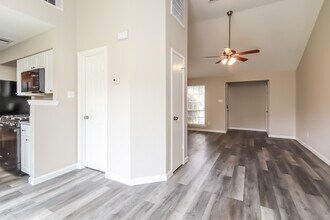 7223 Londres Dr in Houston, TX - Building Photo - Building Photo