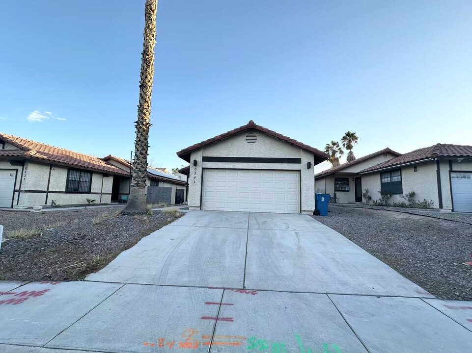 8341 Mulcahy Ave in Las Vegas, NV - Building Photo