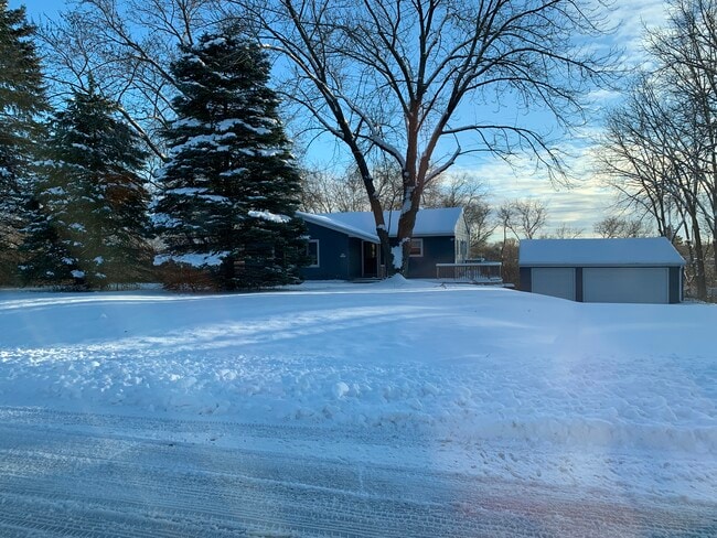 property at 15751 Hawthorne Dr