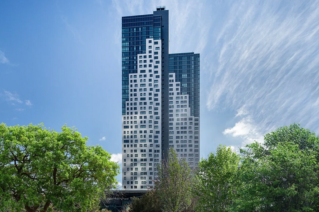 Alta+ in Long Island City, NY - Foto de edificio