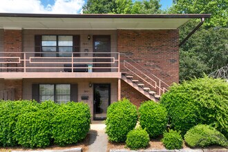 Tanyard Court Villas in Kernersville, NC - Foto de edificio - Building Photo