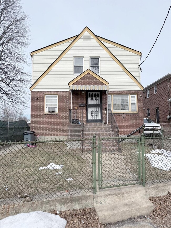 165-25 Union Tpke in Queens, NY - Building Photo - Building Photo